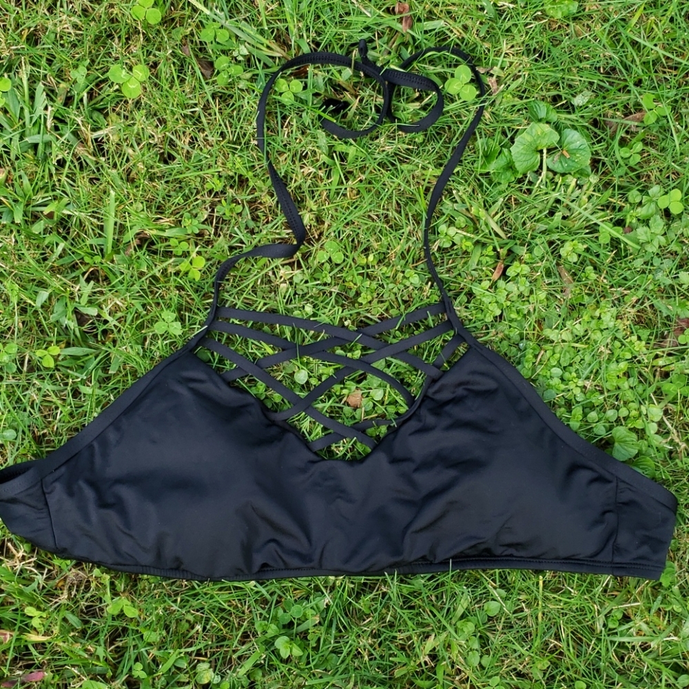 🔥Black strappy Bikini Top